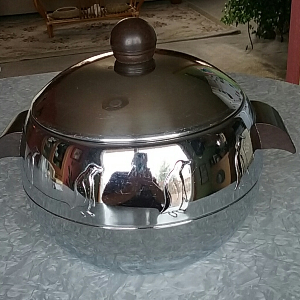 Vintage~ Penguin Ice Bucket